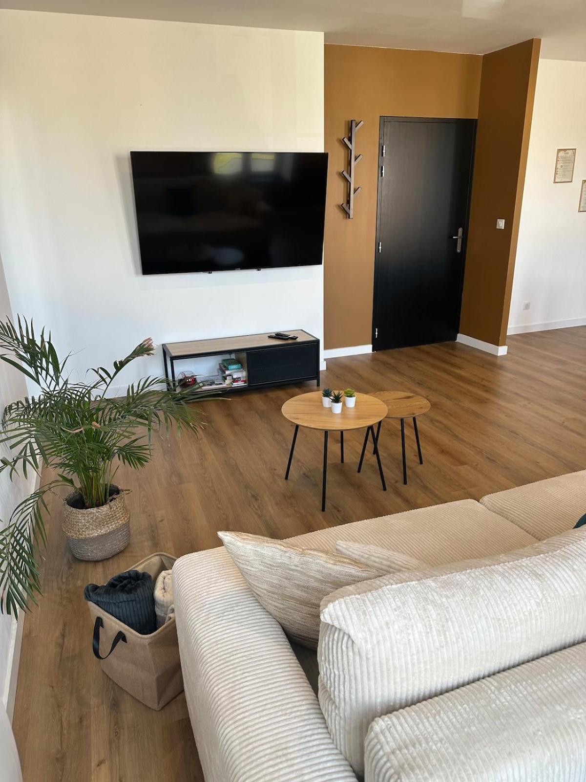 רמירמון Appartement De La Gare מראה חיצוני תמונה